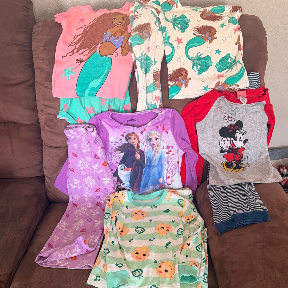 Girls 4T pajama lot